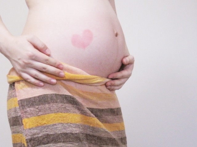 妊娠中のアセトアミノフェン使用で生まれてくる男の子が女性化？
