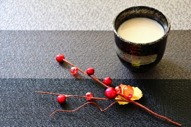 「甘酒」は飲む点滴なんかではない　糖質たっぷり！