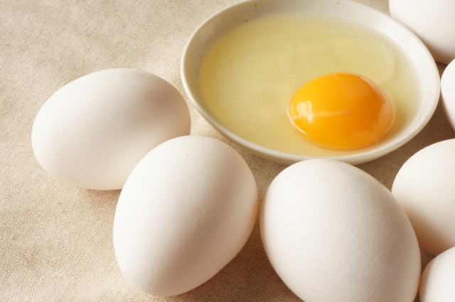 白身だけよりも卵全部を食べた方が運動後の筋肉合成は増加する！