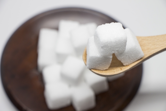 皮膚にシールを貼るだけで血糖値測定ができる？