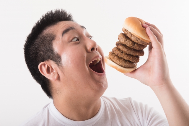 食後の中性脂肪が増加するとLDLが小さくなる