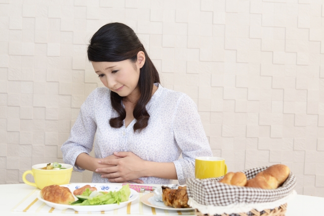 高血糖が逆流性食道炎をもたらすメカニズム　その2　高血糖と高インスリン血症は胃腸の動きを低下させる