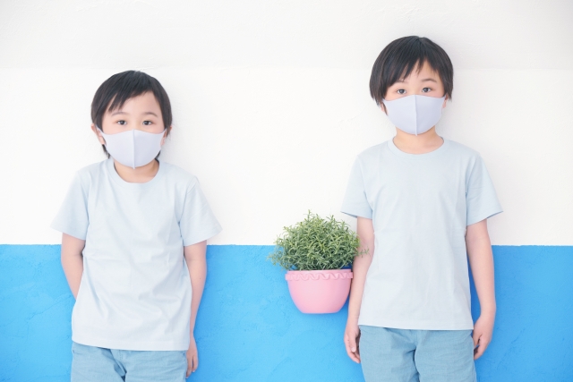 子供はマスクをした人の感情を見分けられないかもしれない
