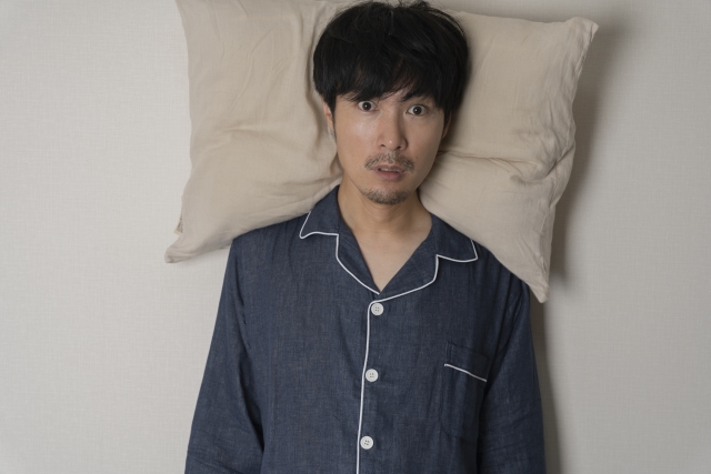 スタチンと不眠症および悪夢