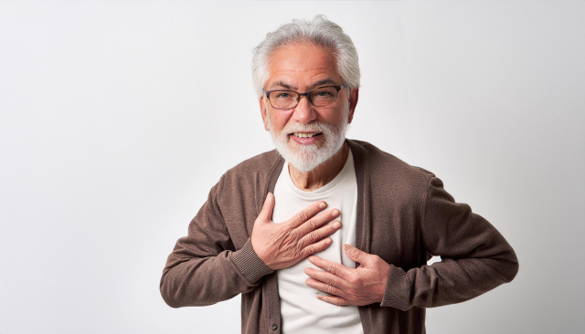 冠動脈疾患のプラークの急速な進行はLDLコレステロールではなく高血糖および低HDLコレステロールと関連している