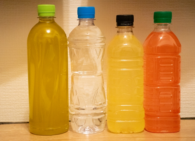 日本で販売されている飲料中のブドウ糖、果糖、砂糖含有量の分析