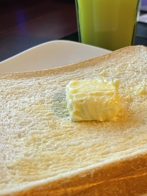 バターをたくさん摂ると死亡率が上がる？　またジャンク研究出た！