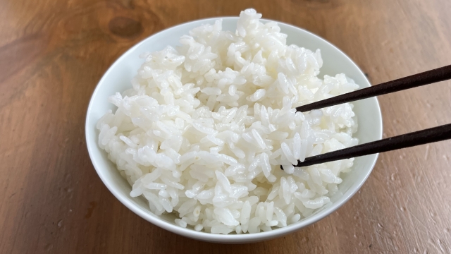 糖質制限を否定する記事がまた出てきました